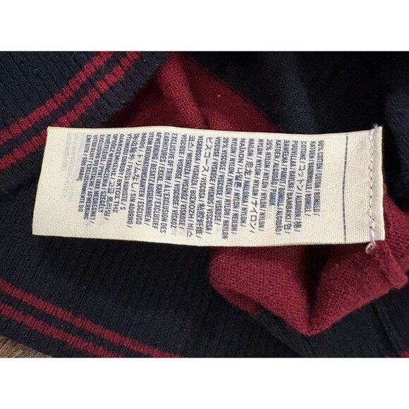Abercrombie Kids Y2K Red Black Striped V-Neck Shirt Soze XL Cute Preppy Punk - Picture 6 of 6